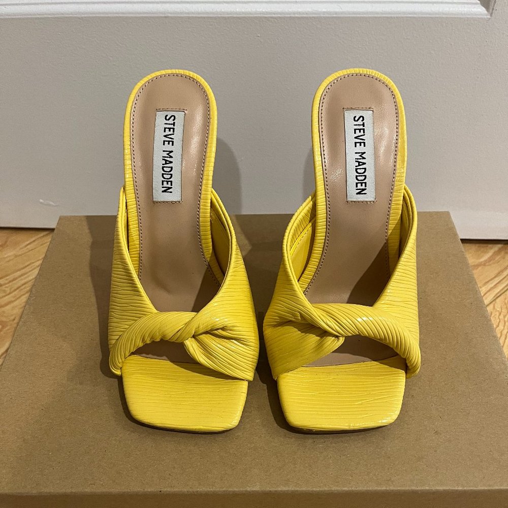 Steve Madden Majorie Mule Heel, Yellow, Size 5